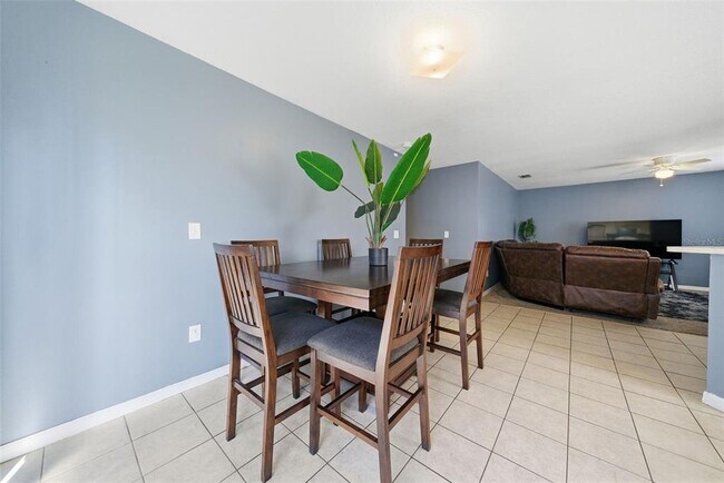 Building Photo - 1306 E Church St