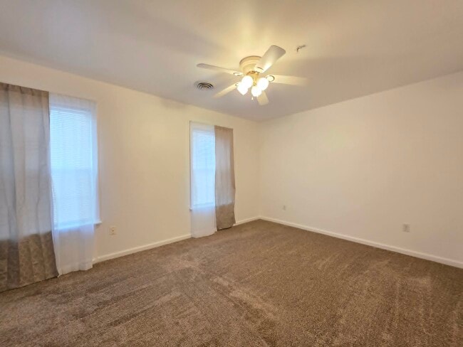 Building Photo - 1011 Granite Ct