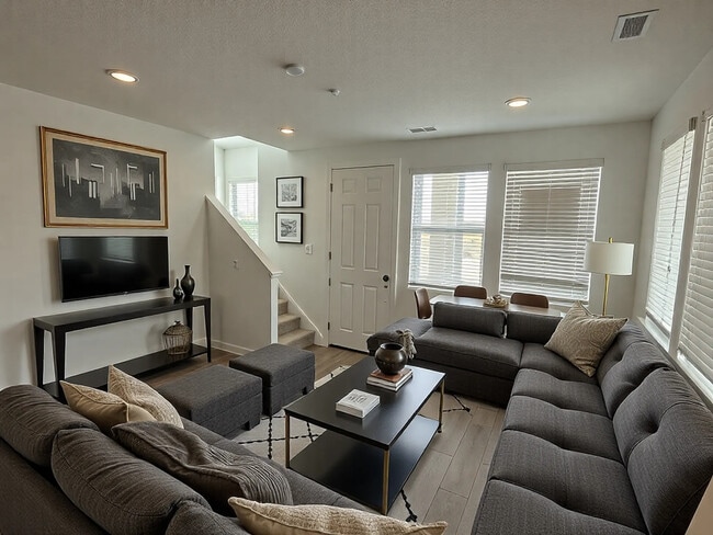 Building Photo - 1929 Zephyr Rd