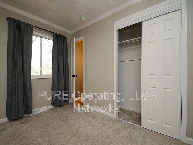 Building Photo - 13951 Jefferson Cir