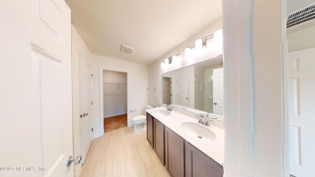 Building Photo - 11172 Stapleton Dr