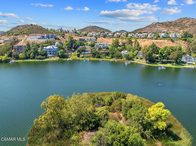 Building Photo - 498 Lake Sherwood Dr