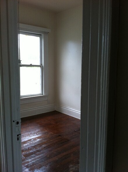 Building Photo - 1215 W 30th St