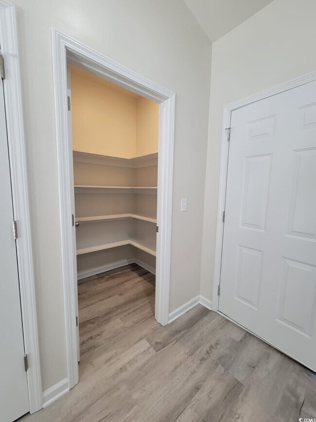 Building Photo - 4967 Lyons Ln