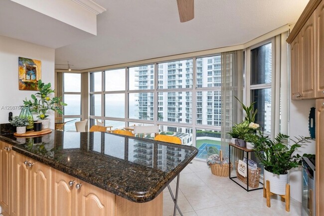 Building Photo - 6423 Collins Ave