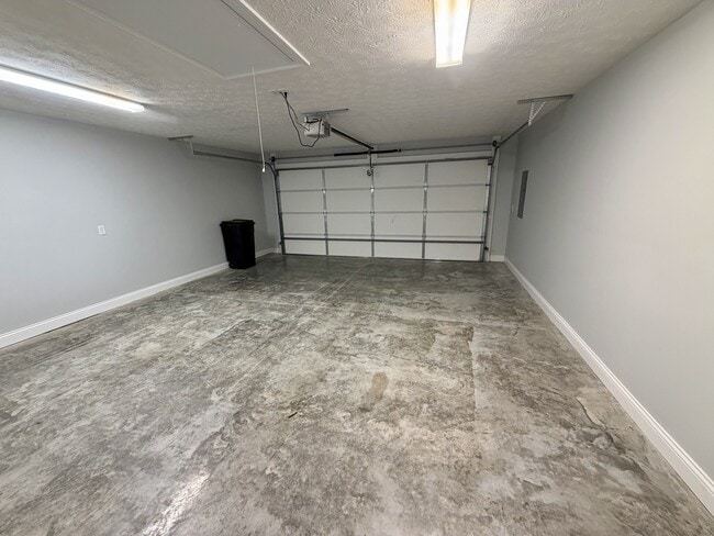 Building Photo - 114 Lala Ln