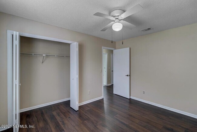 Building Photo - 4518 Crosstie Rd N