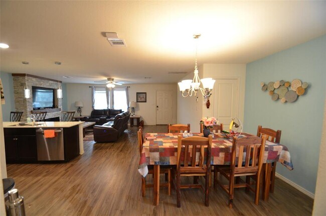 Building Photo - 13706 Mussel Rn