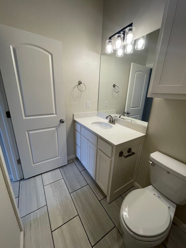 Building Photo - Two bedroom two bath home with a study.