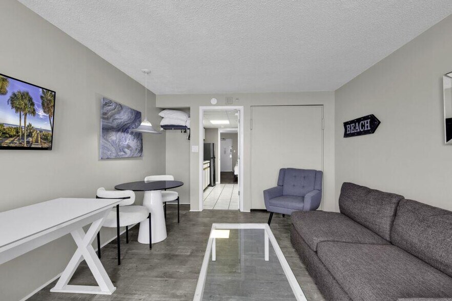 Building Photo - 2300 N Ocean Blvd