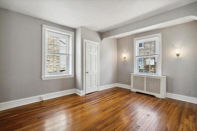 Building Photo - 7005-07 McCallum St