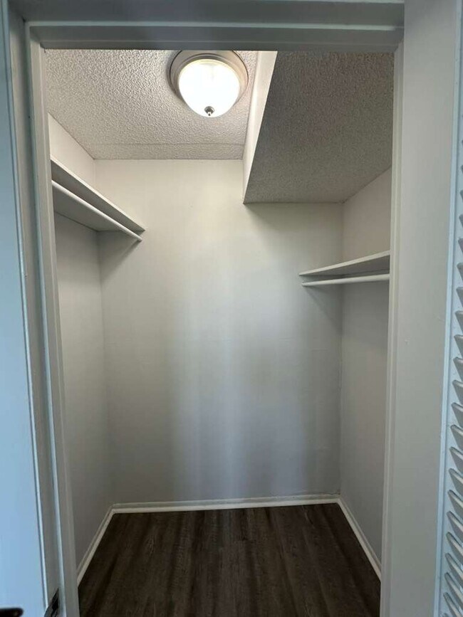 Building Photo - 15600 NW 7th Ave