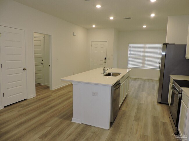 Building Photo - 9629 Sagewood Dr