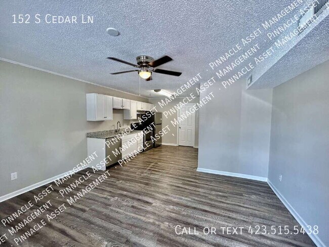 Building Photo - 152 S Cedar Ln