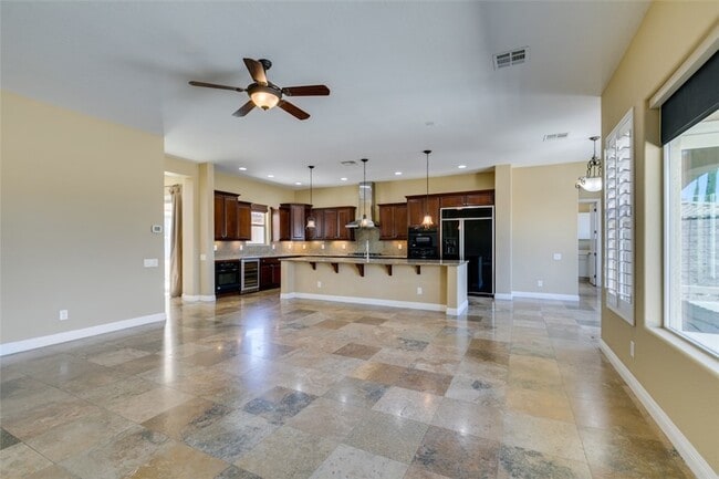 Building Photo - 2713 Cyrano St
