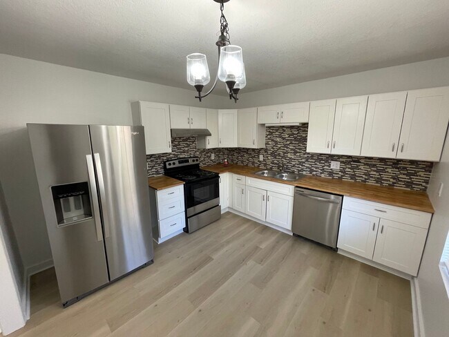 Building Photo - 1422 Stratton Pl Dr