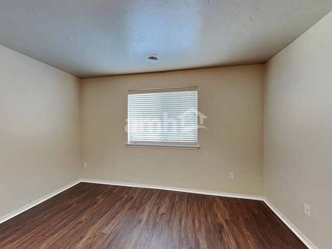 Building Photo - 12216 W Skyhaven St
