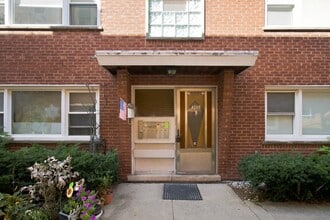Building Photo - 4305 W Lawrence Ave