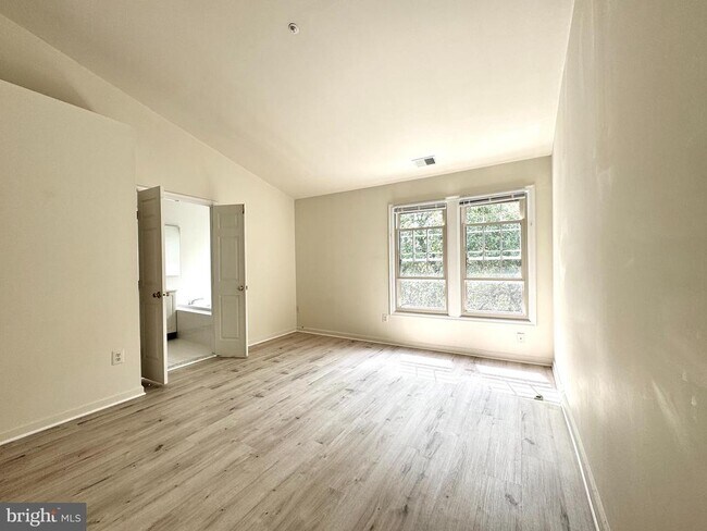 Building Photo - 10175 Treble Ct