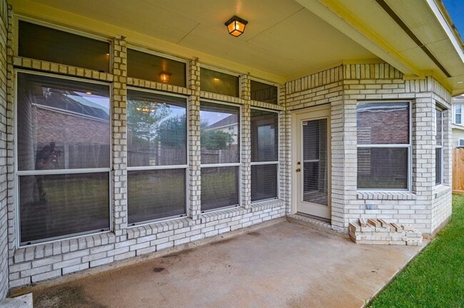 Building Photo - 211 Elana Ln