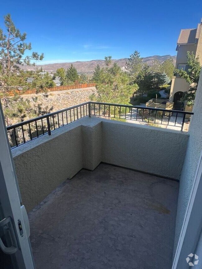 Building Photo - Stunning 2-bedroom PLUS LARGE BONUS ROOM/L...