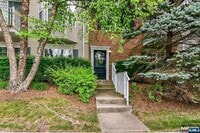 Building Photo - 2055 Charles Ct
