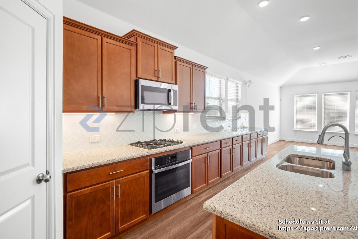 Building Photo - 2900 Long Slope Rd