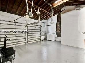 Building Photo - 400 NE 86th St