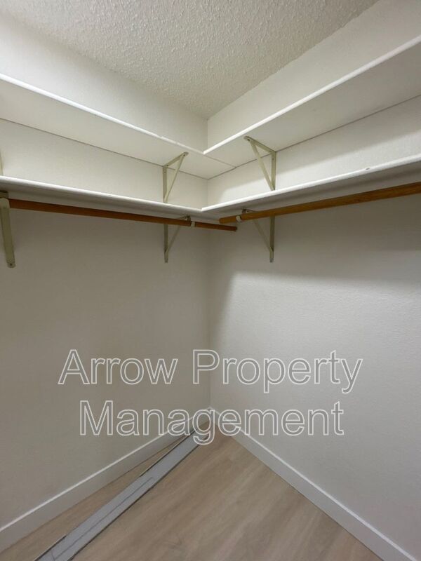 Building Photo - 205 E Arbor Ave