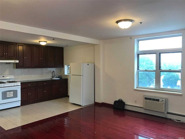 Primary Photo - 141-52 33rd Ave