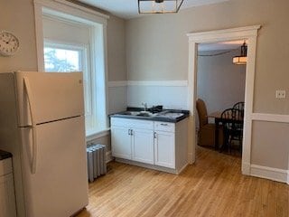 Building Photo - 423 E Portage Ave