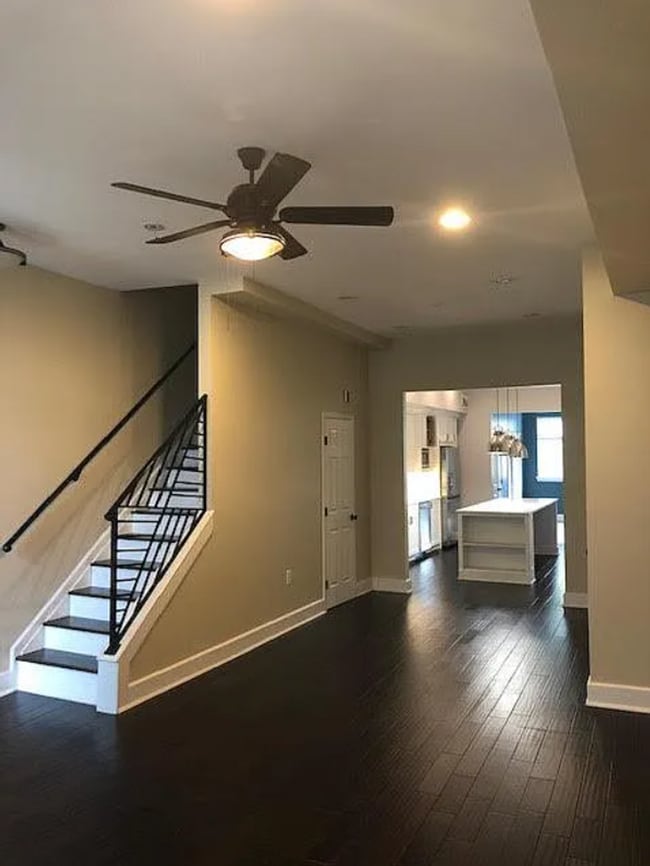 Building Photo - Charming Rowhouse Retreat in the Heart of DC!