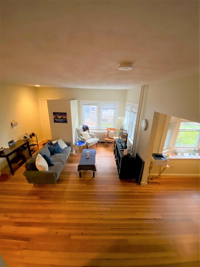 Building Photo - 9 Everett St