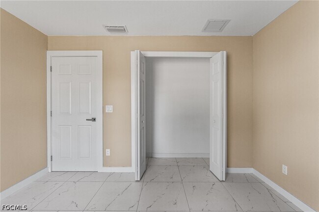 Building Photo - 3513 NE 17th Pl