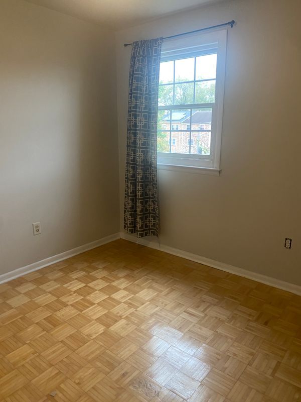 Building Photo - 1424 Boxwood Dr