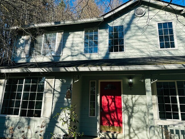 Building Photo - Charming Newly Remodeled Acreage Home