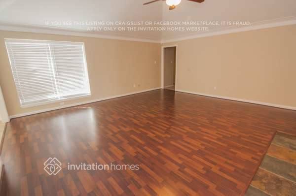 Building Photo - 2113 Pleasant Valley Dr