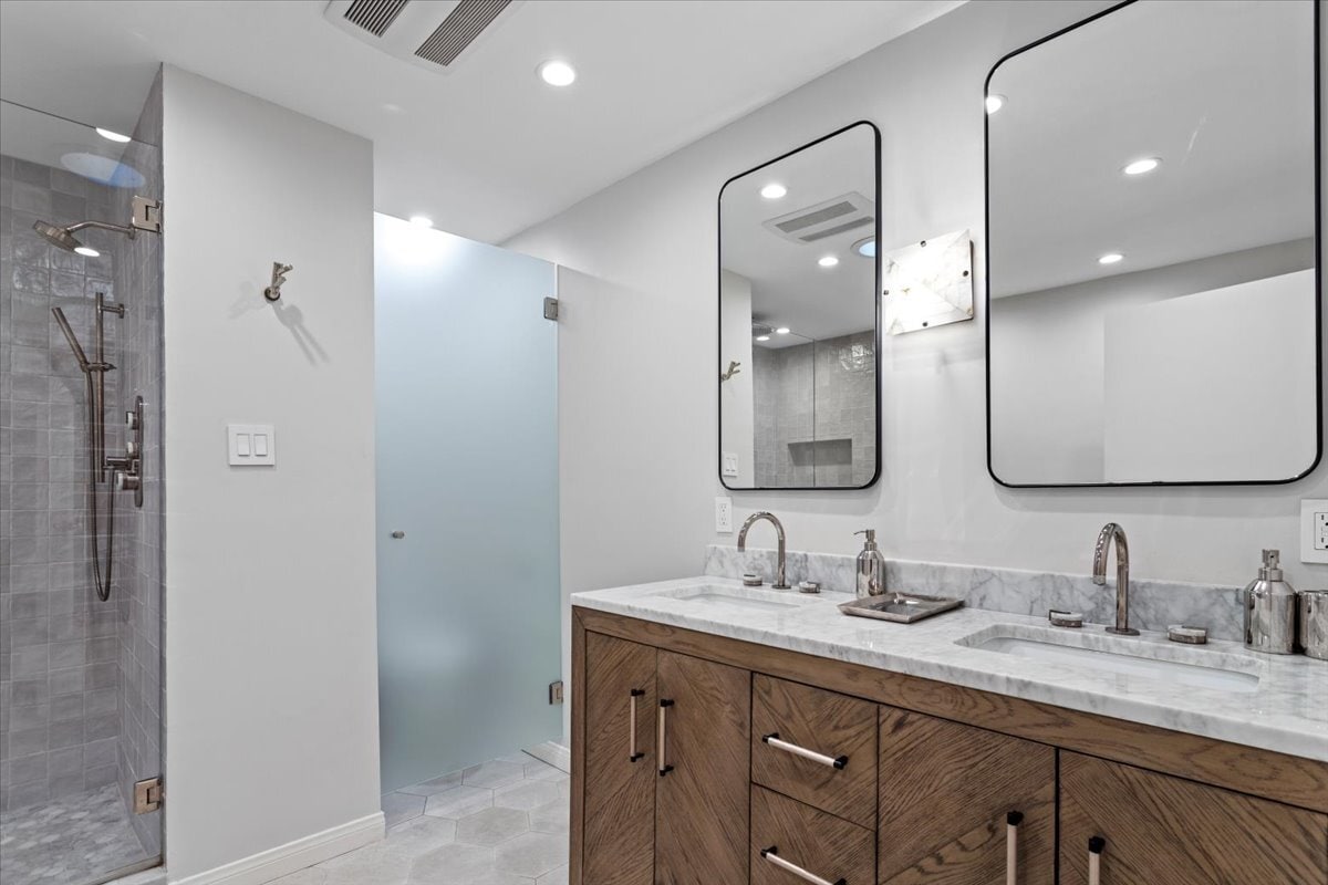 Building Photo - 9311 Burton Way