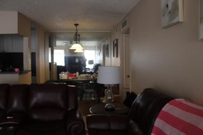 Building Photo - 10047 Westpark Dr