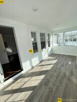 Building Photo - 10 Lawrence St