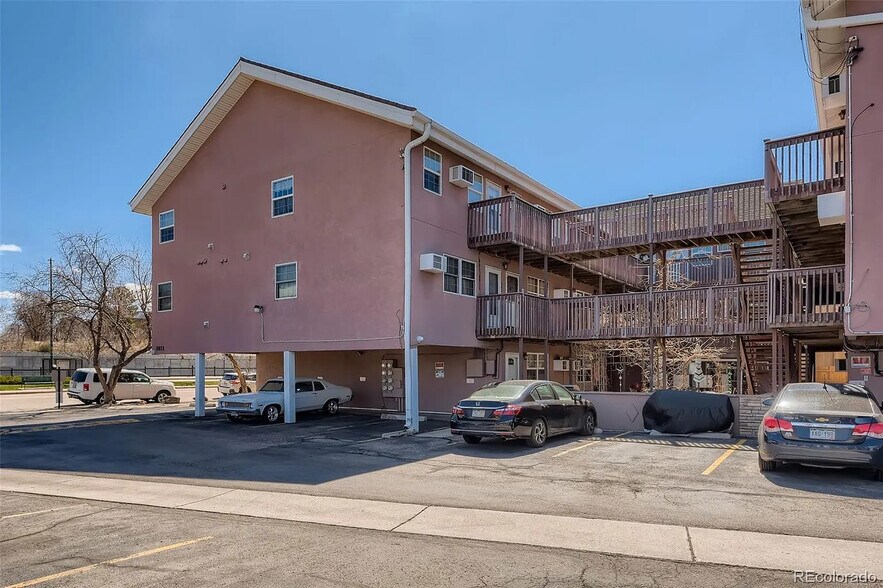 Building Photo - 5873 S Prince St