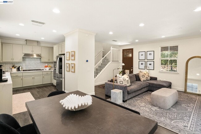 Building Photo - 310 Elworthy Ranch Cir