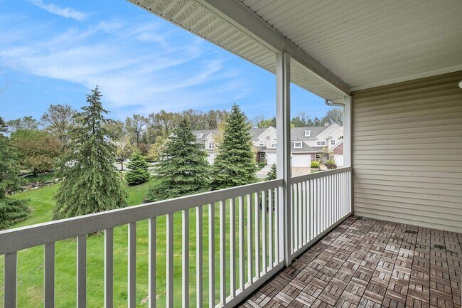 Building Photo - 2925 N Knightsbridge Cir