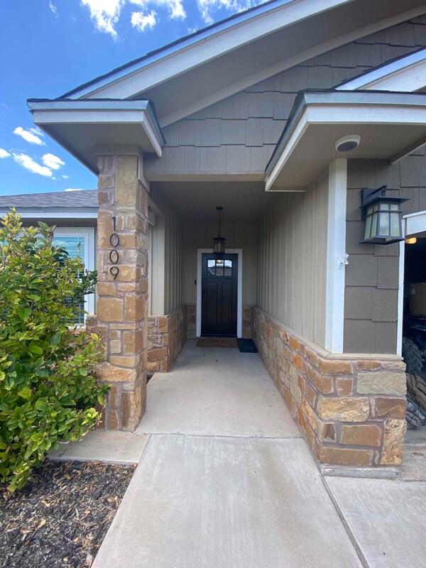 Building Photo - 1009 Hope Ct