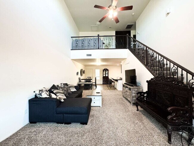 Building Photo - "Spacious 4-Bed, 3-Bath Condo in Desert Sky!"