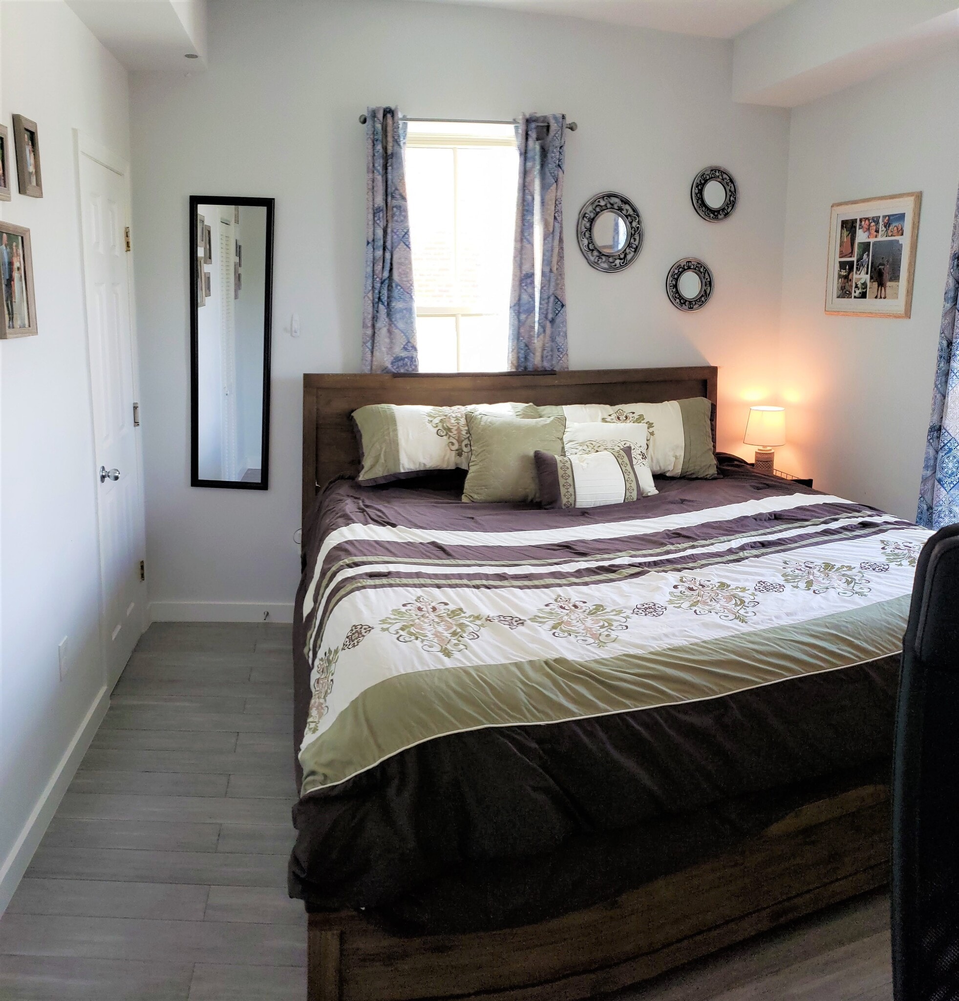 Shown w/King bed - 1451 Park Rd NW