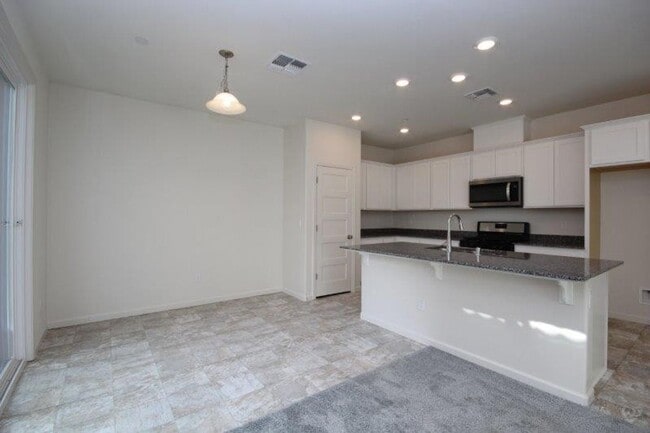 Building Photo - 3 Bed Home in Gated Elk Grove Community