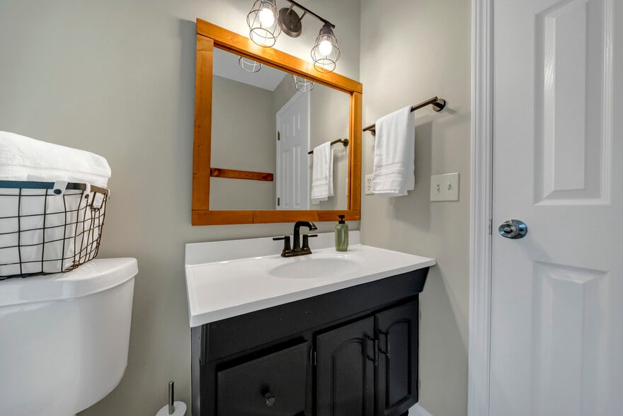 Building Photo - 345 Firebridge Dr