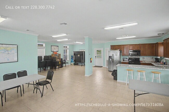 Building Photo - 1515 E Beach Blvd