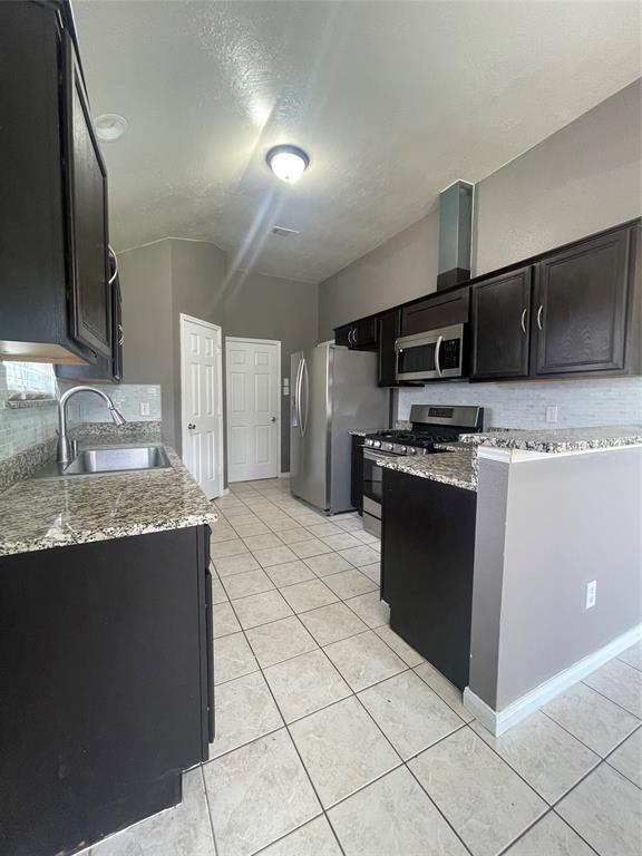 Building Photo - 22207 Falconwood Ln